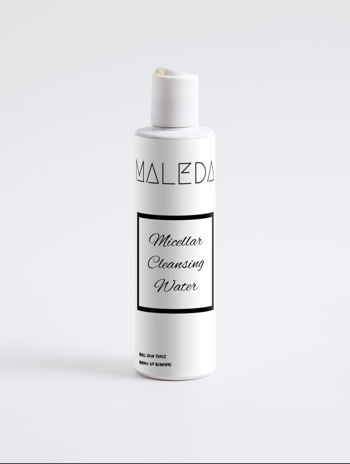 Micellar Cleansing Water – Micelinis valomasis vanduo su hialurono rūgštimi ir ramunėlių ekstraktu
